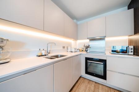 1350203-9-68c2ca4...