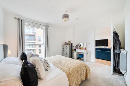 1350203-4-68c2ca2...