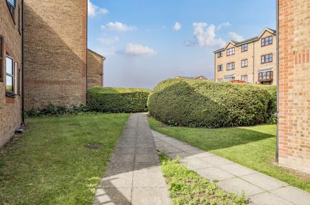 1349250-1-68babdd...