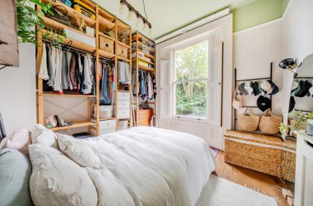 1360584-4-68dd30c...