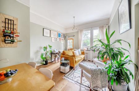 1360584-10-68dd30...