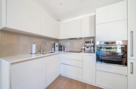 1362723-4-68e3daf...