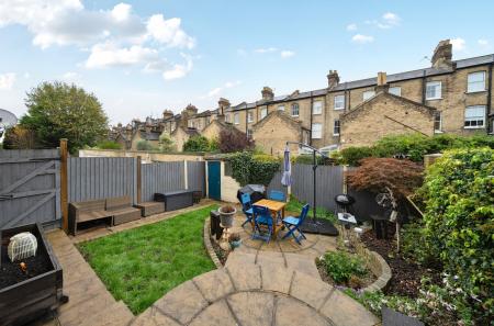 1372455-1-68fa1ef...