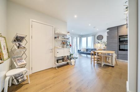 1364342-11-68f609...