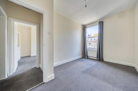 1360053-7-68d5674...