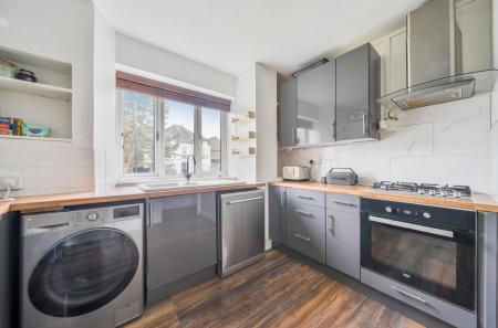 1376691-2-690dce6...