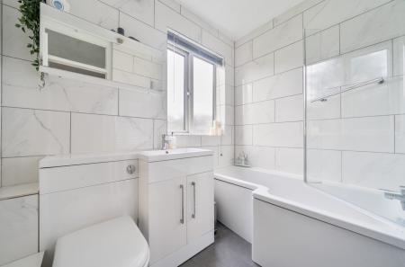 1376691-5-690de21...