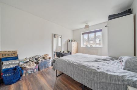 1376691-6-690de30...