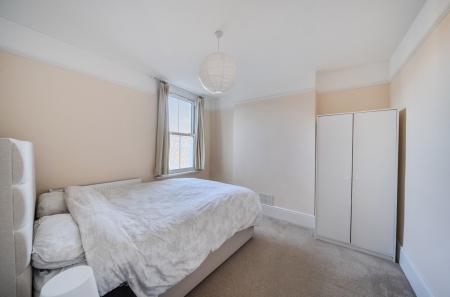 1386544-5-692eba0...