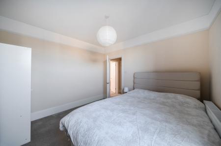 1386544-7-692eba2...