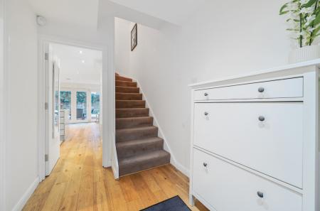 1380907-18-691702...