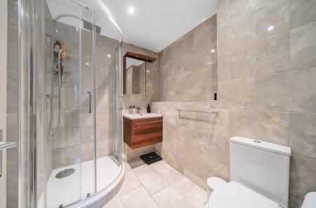 1380907-5-6916fef...