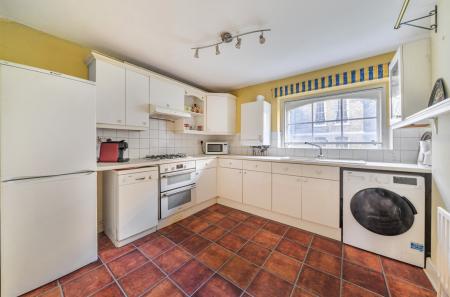 1389038-5-693a97a...