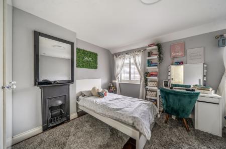 1395738-8-696911a...