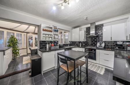 1395738-13-696912...