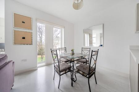 1404042-6-697357a...