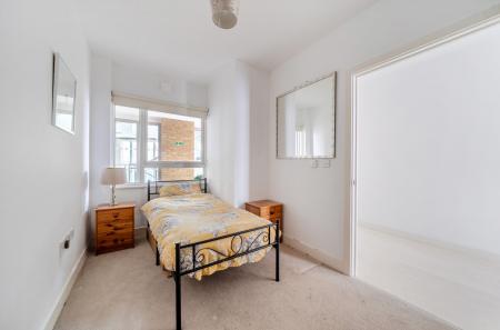 1404042-12-697358...