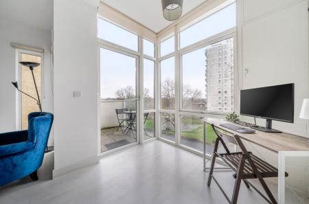 1404042-4-697356d...