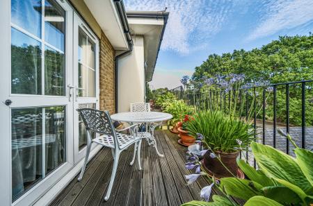 1312182-7-685fc94...