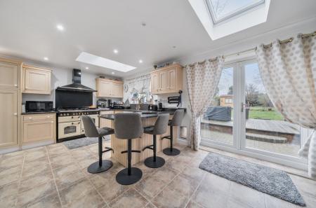 1395353-17-695ff2...