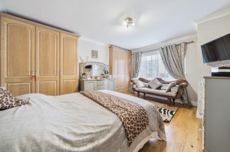 1395353-7-695ff1a...