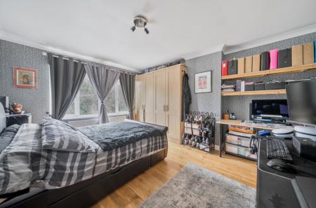 1395353-3-695ff17...