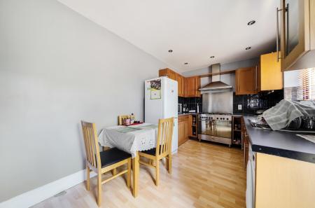 1321154-7-686d04f...