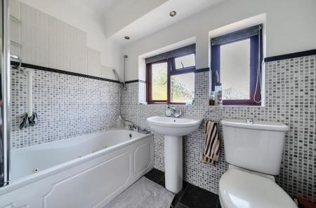 1321154-4-686d04c...