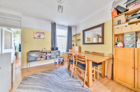 33-681b3a4945497-...