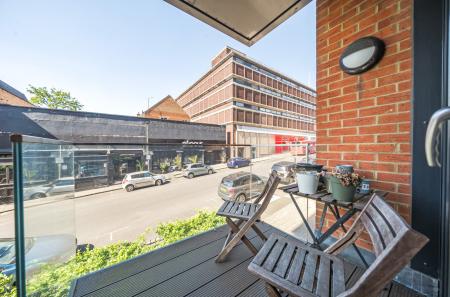 25-68235f8227e77-...