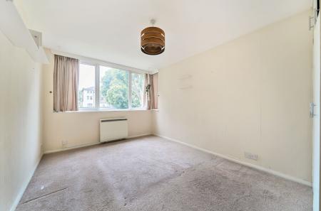 1310704-8-684aa32...