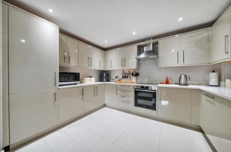 1311680-13-685062...