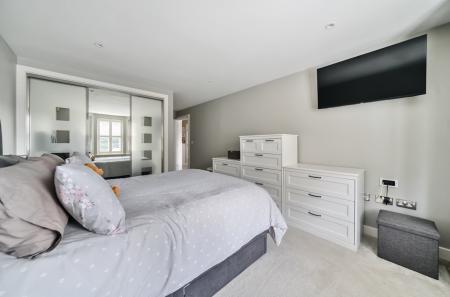 1311680-8-685061d...