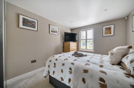 1311680-3-685061b...