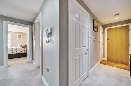 1311680-1-685061a...