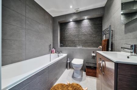 1311680-4-685061b...