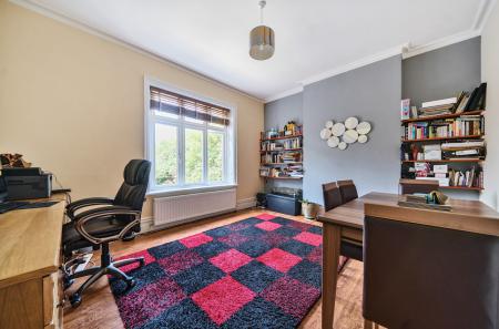 1315035-5-685b900...