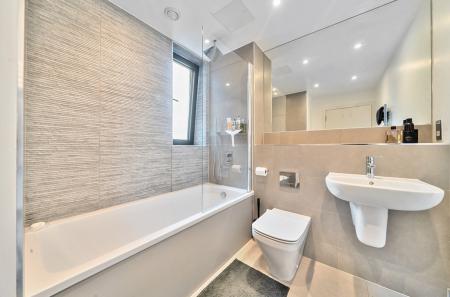 1318435-1-6865131...