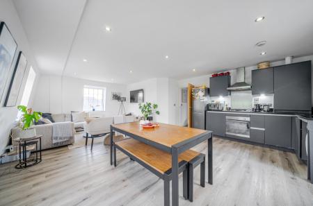 1328876-27-688144...