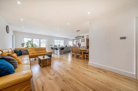 1334243-13-689353...