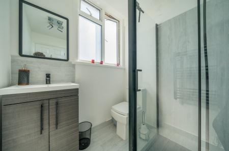 1336856-9-689b3d2...