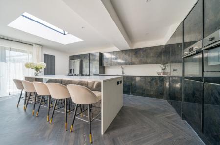 1336856-18-689b3e...