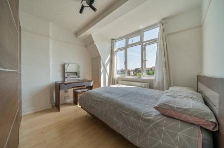 1336856-8-689b3cb...