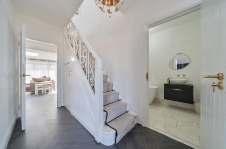 1336856-15-689b3d...