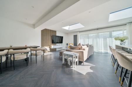 1336856-19-689b3e...