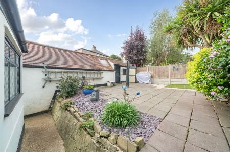 1337084-1-689cbd7...