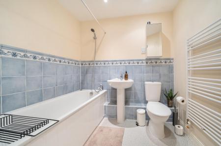 1340400-6-68a493f...