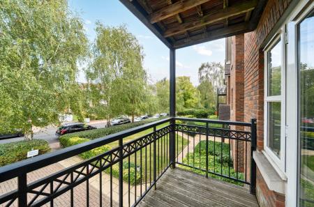 1356165-5-68c99e0...