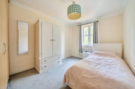 1340400-5-68a493e...