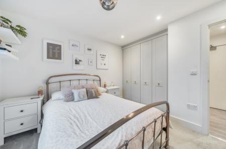 1342935-3-68b164a...